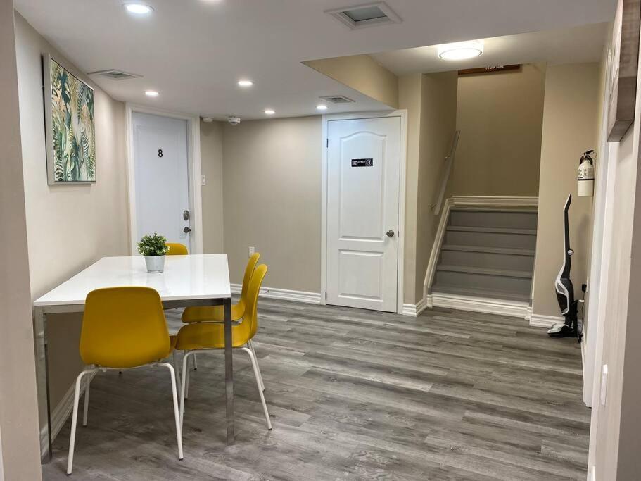 Entire Basement With 3 Bedrooms Cataratas do Niágara Exterior foto
